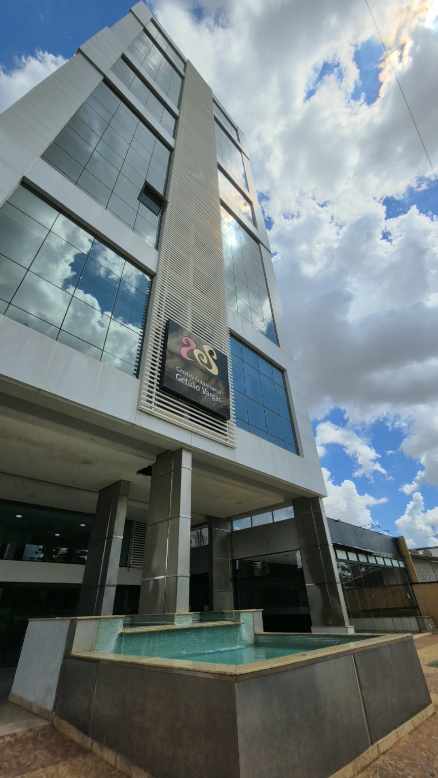 Fachada do Centro Empresarial Getúlio Vargas, onde está o Axis Mundi Spa
